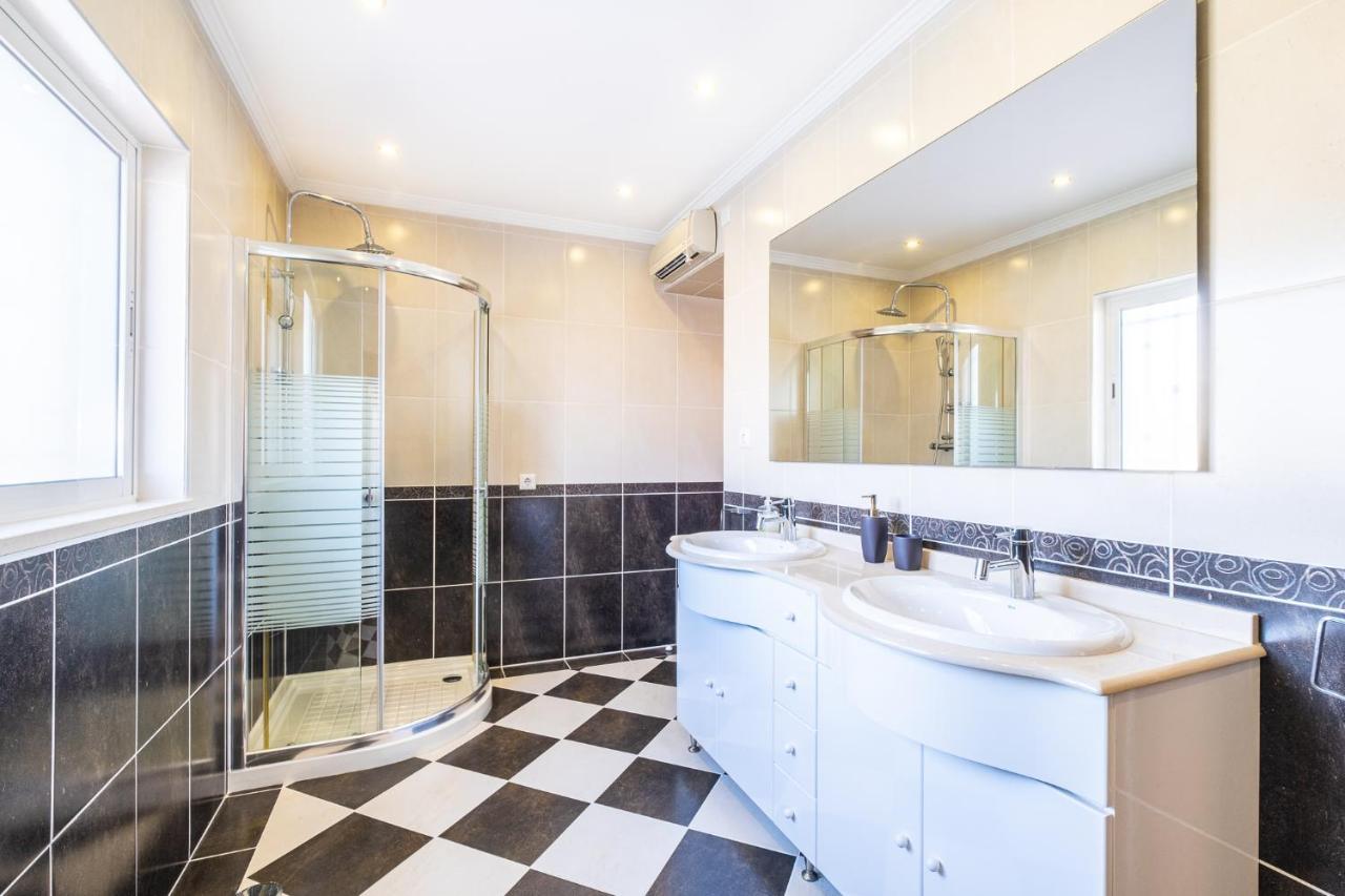 Villa Estrelicia - Pool - Free Wi-Fi - New In Booking Loulé Buitenkant foto